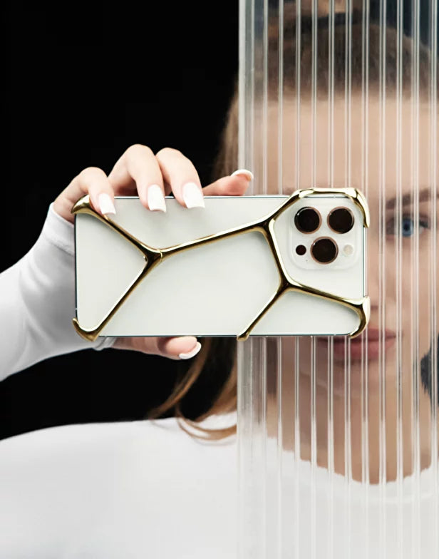 INTRODUCING YNOT SHELL– THE MOST ATTRACTIVE IPHONE CASE EVER MADE